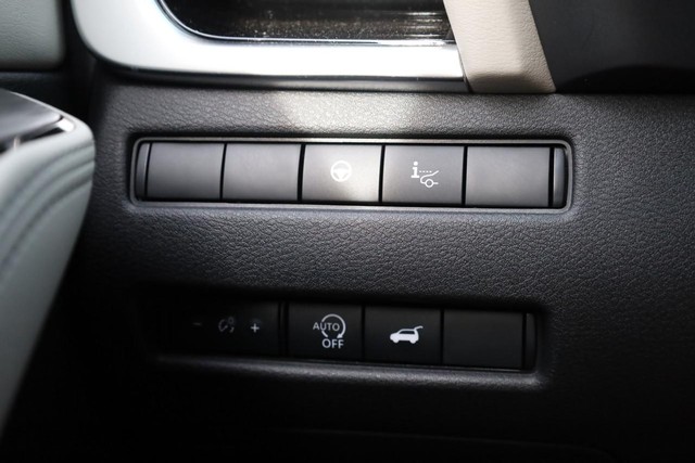 Nissan Rogue Vehicle Image 21