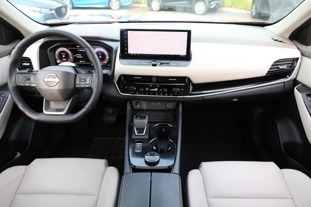 Nissan Rogue Vehicle Image 27