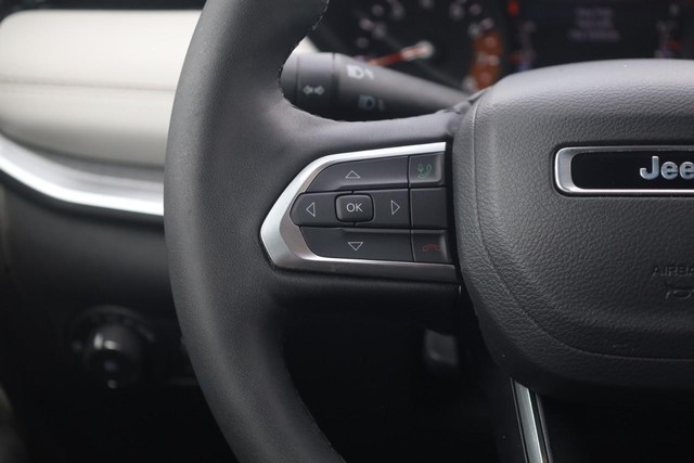 Jeep Compass Vehicle Image 10
