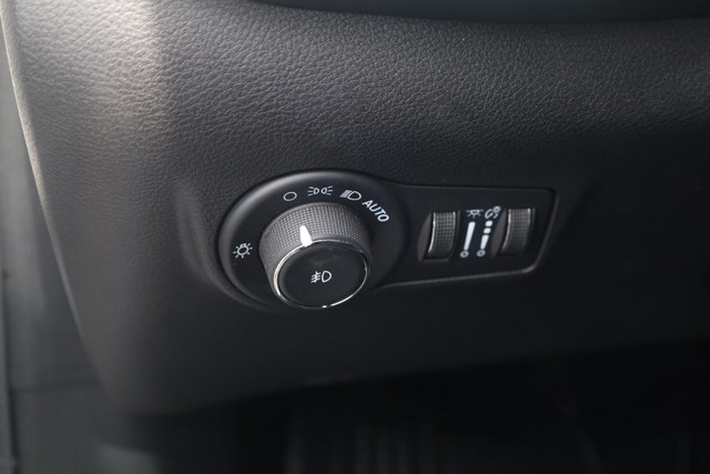 Jeep Compass Vehicle Image 12