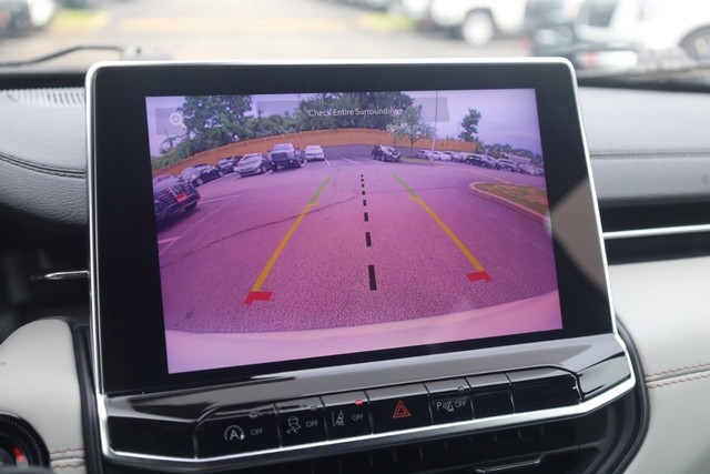 Jeep Compass Vehicle Image 15
