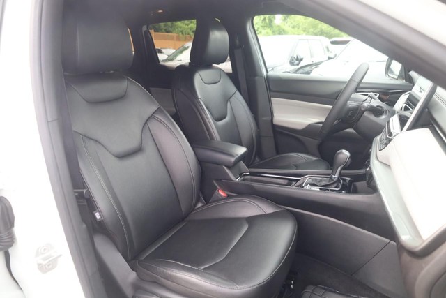 Jeep Compass Vehicle Image 20
