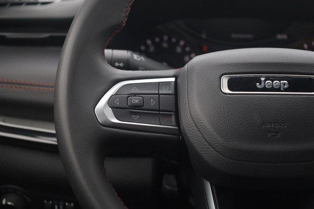 Jeep Compass Vehicle Image 10