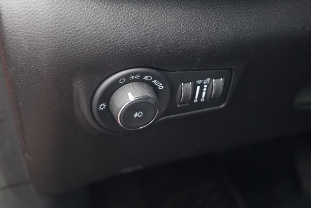 Jeep Compass Vehicle Image 12