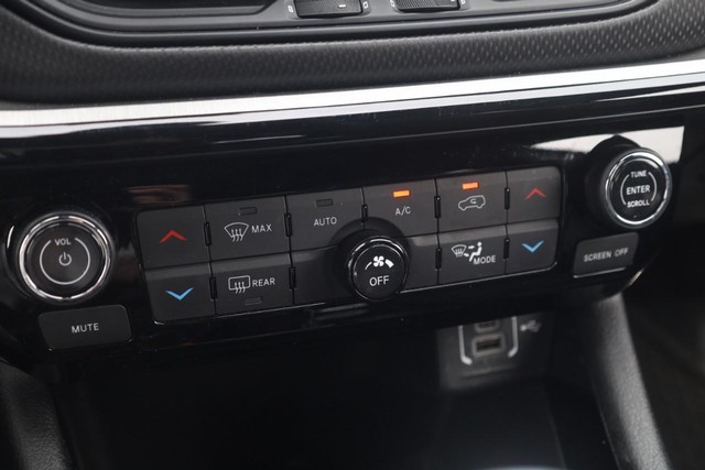 Jeep Compass Vehicle Image 16