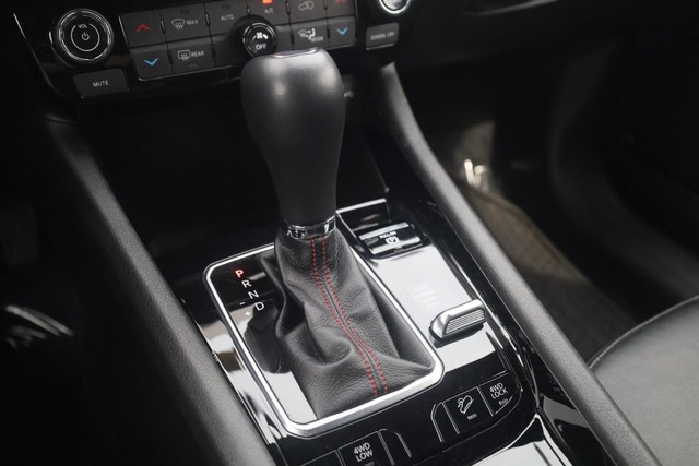 Jeep Compass Vehicle Image 18