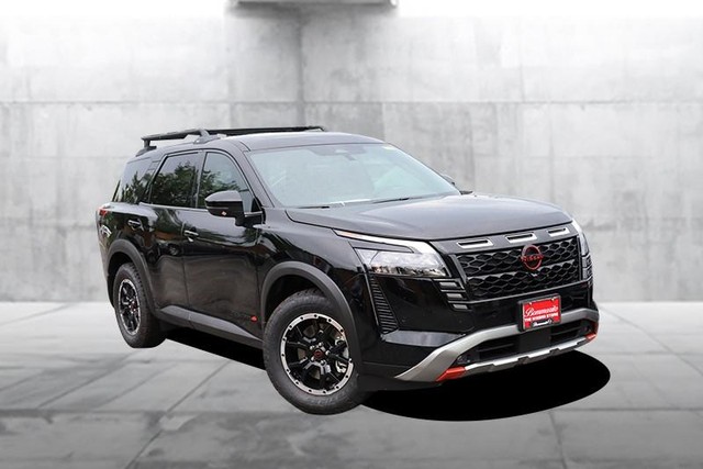 Nissan Pathfinder Vehicle Image 02
