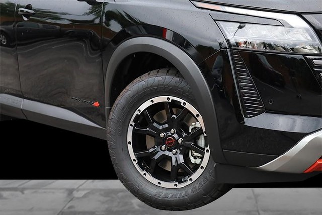 Nissan Pathfinder Vehicle Image 03