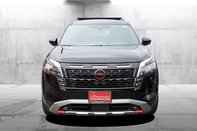 Nissan Pathfinder Vehicle Image 04