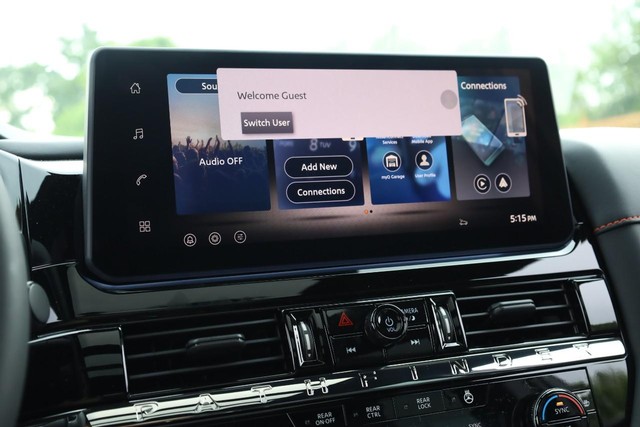 Nissan Pathfinder Vehicle Image 15