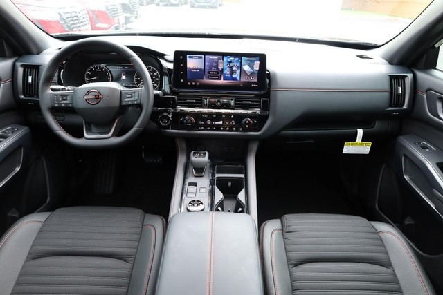 Nissan Pathfinder Vehicle Image 26