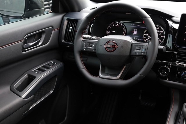 Nissan Pathfinder Vehicle Image 27