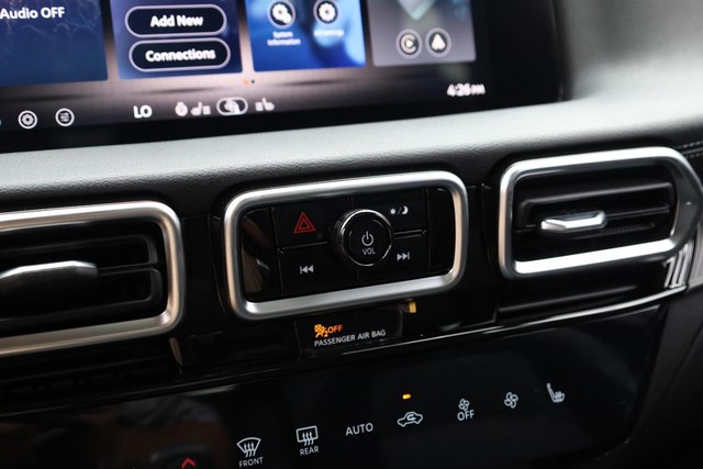 Nissan Sentra Vehicle Image 13