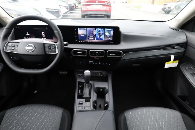 Nissan Sentra Vehicle Image 23