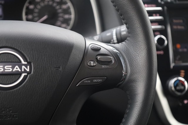 Nissan Murano Vehicle Image 09