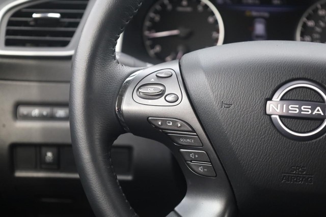 Nissan Murano Vehicle Image 10