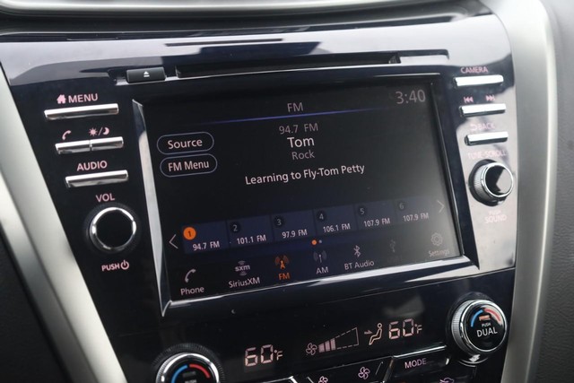 Nissan Murano Vehicle Image 14