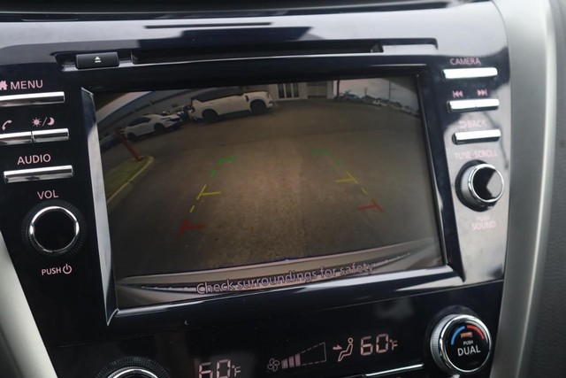 Nissan Murano Vehicle Image 15