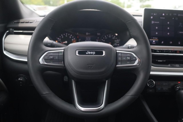 Jeep Compass Vehicle Image 08