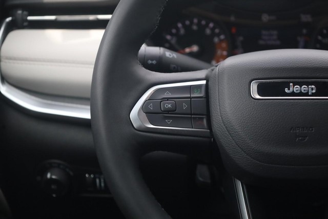 Jeep Compass Vehicle Image 10