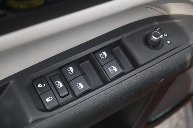 Jeep Compass Vehicle Image 11