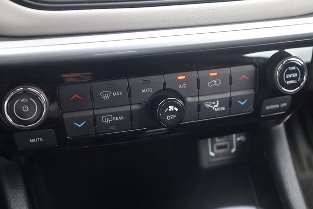 Jeep Compass Vehicle Image 16