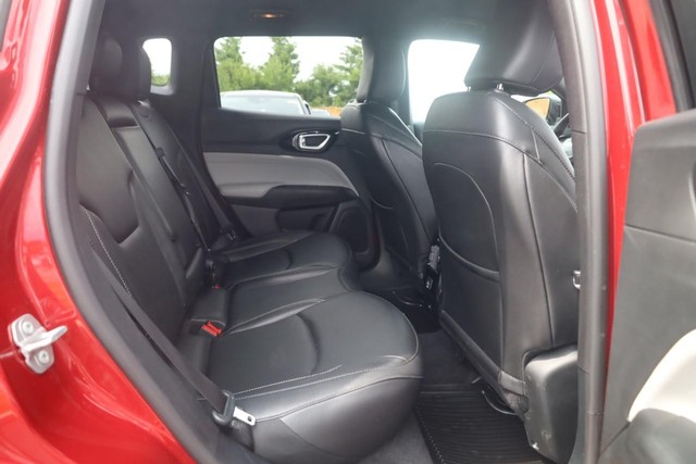 Jeep Compass Vehicle Image 21