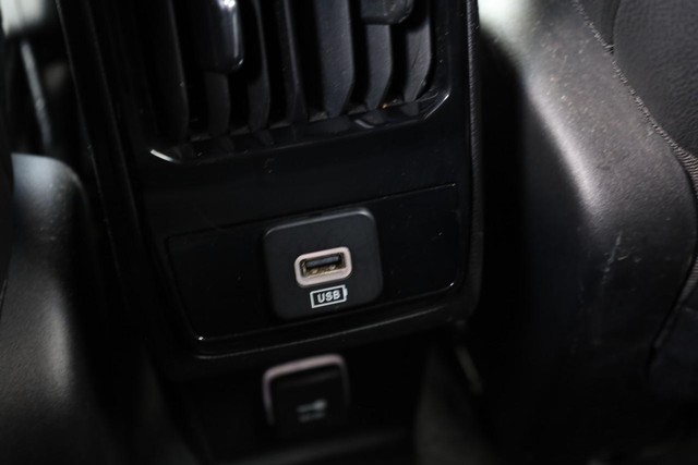 Jeep Compass Vehicle Image 20