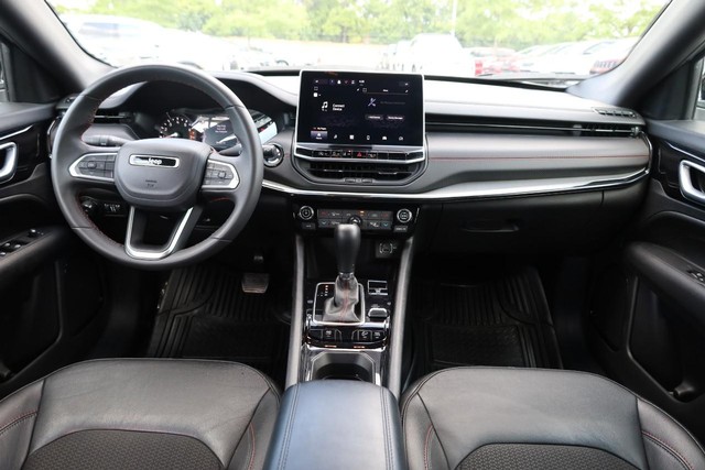 Jeep Compass Vehicle Image 21