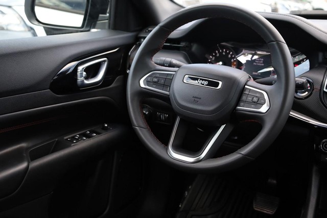 Jeep Compass Vehicle Image 22