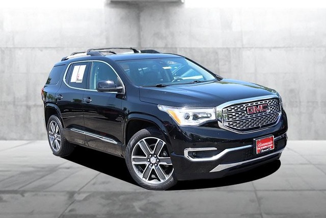 GMC Acadia Vehicle Full-screen Gallery Image 02