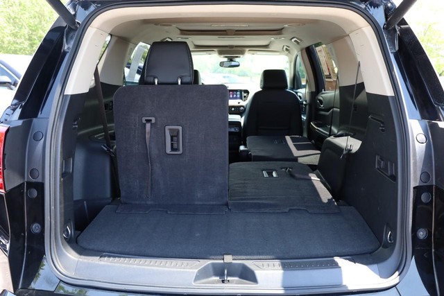 GMC Acadia Vehicle Full-screen Gallery Image 08