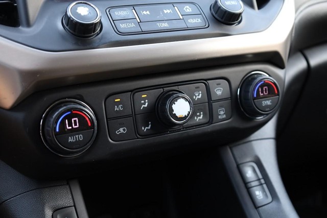 GMC Acadia Vehicle Full-screen Gallery Image 16