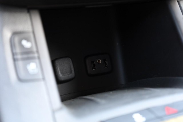 GMC Acadia Vehicle Full-screen Gallery Image 17