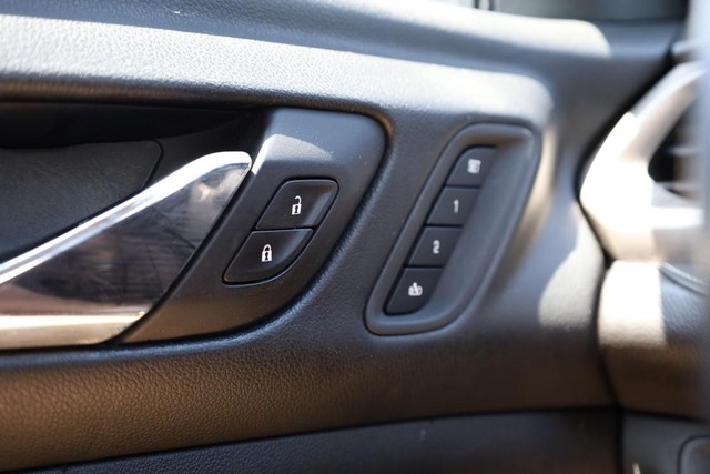 GMC Acadia Vehicle Full-screen Gallery Image 21