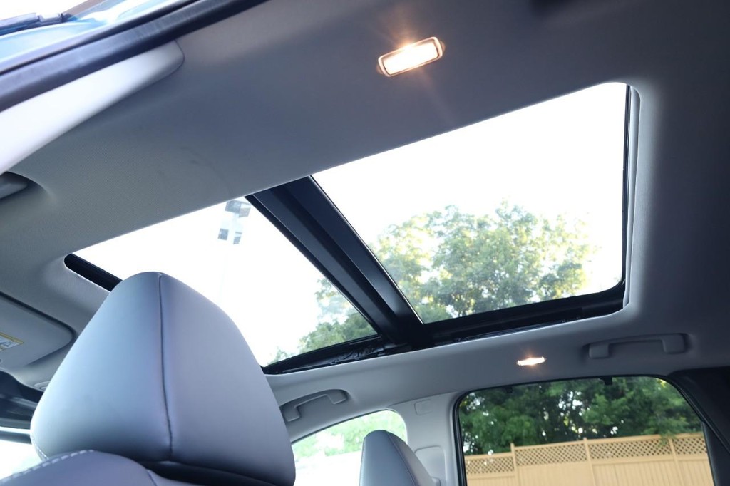 Nissan Murano Vehicle Image 11