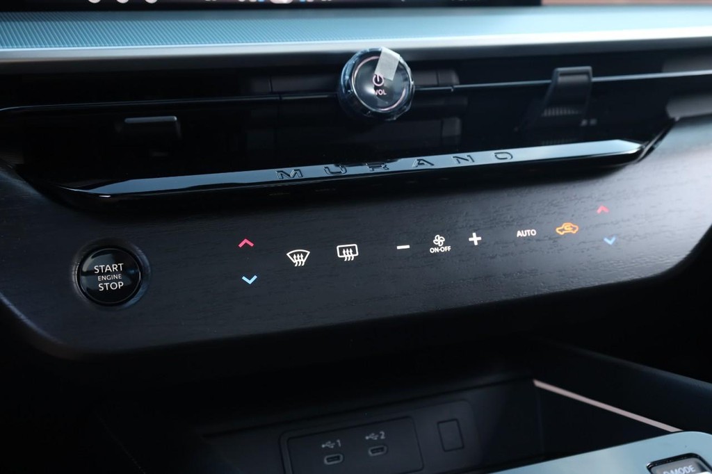 Nissan Murano Vehicle Image 18