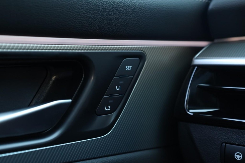 Nissan Murano Vehicle Image 23