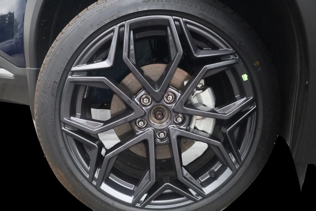 Nissan Kicks Vehicle Image 03