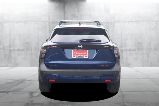 Nissan Kicks Vehicle Image 06