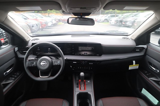 Nissan Kicks Vehicle Image 07