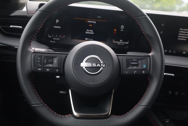 Nissan Kicks Vehicle Image 08