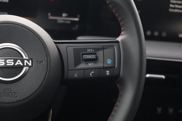Nissan Kicks Vehicle Image 09