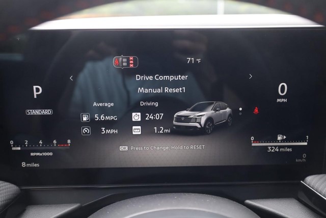 Nissan Kicks Vehicle Image 12