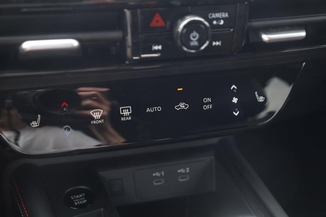 Nissan Kicks Vehicle Image 15