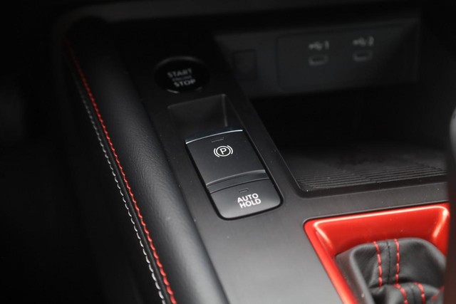 Nissan Kicks Vehicle Image 17