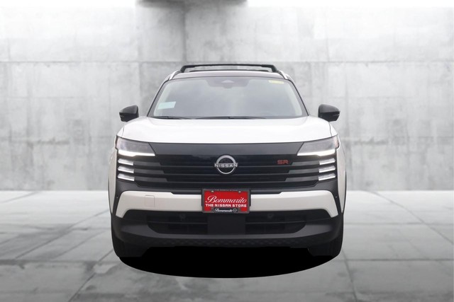 Nissan Kicks Vehicle Image 04