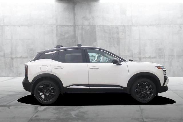 Nissan Kicks Vehicle Image 05