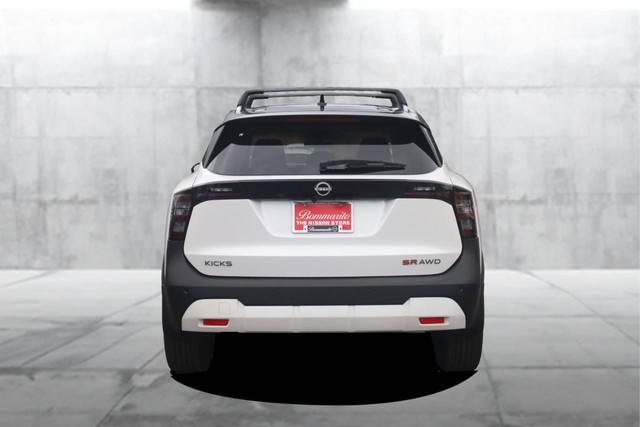 Nissan Kicks Vehicle Image 06