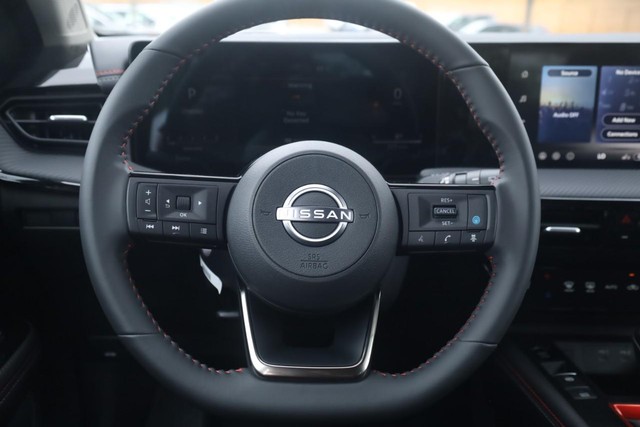 Nissan Kicks Vehicle Image 08